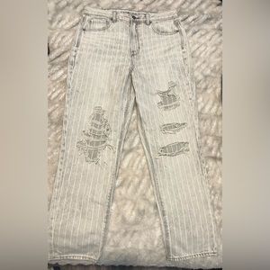 American Eagle Mom Jean